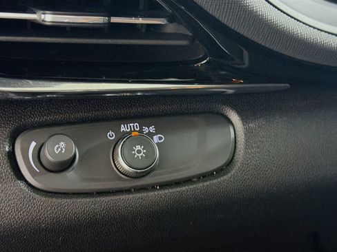 Used 2025 Buick Envista Sport Touring FWD image 16