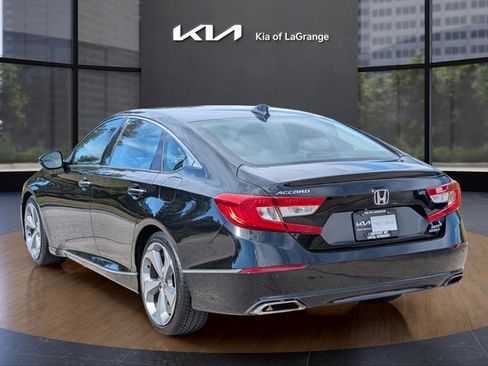 Used 2018 Honda Accord Touring image 12