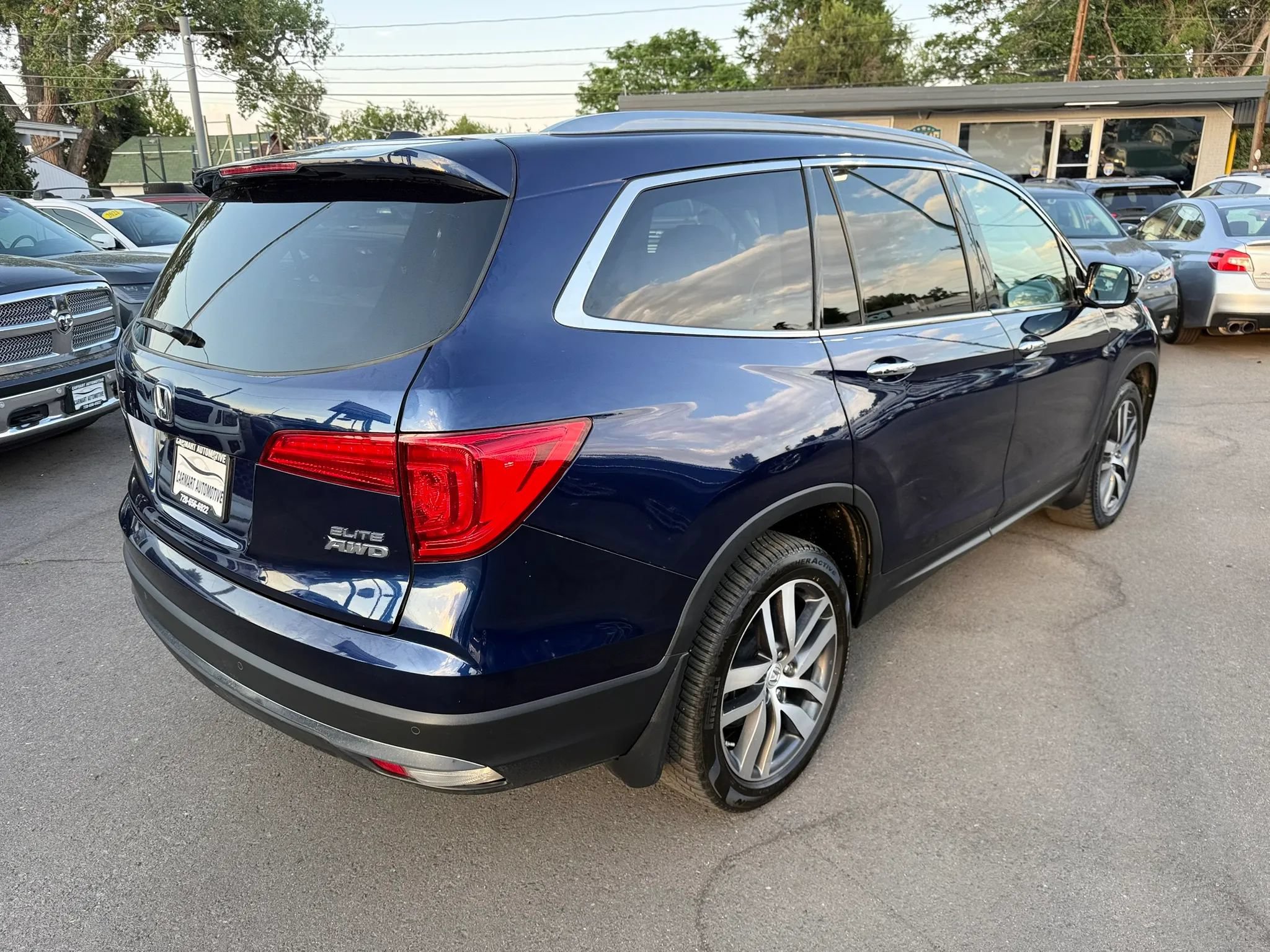 Used 2017 Honda Pilot Elite image 9