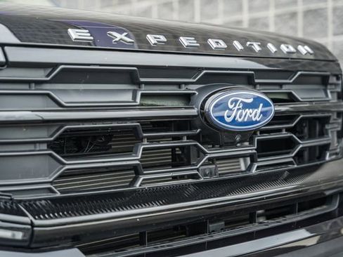 Used 2025 Ford Expedition Active AWD/4WD image 19