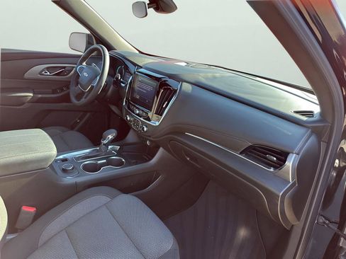 Used 2023 Chevrolet Traverse LT image 14