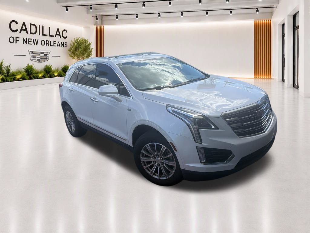 Used 2018 Cadillac XT5 Luxury w/ Driver Awareness Package FWD image 3