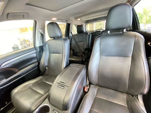 Used 2017 Toyota Highlander Limited AWD/4WD image 14