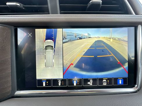 Used 2023 GMC Yukon Denali image 15