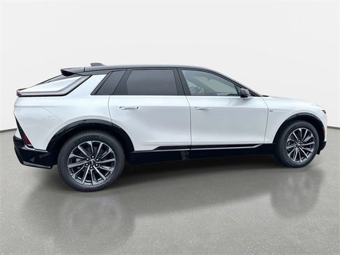 New 2025 Cadillac Lyriq Sport image 8