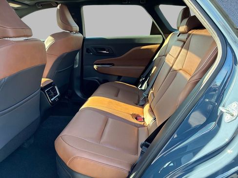 Used 2025 Toyota Crown Signia w/ Advanced Technology Package image 15