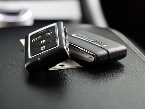 Used 2022 Jeep Grand Cherokee L Laredo image 16