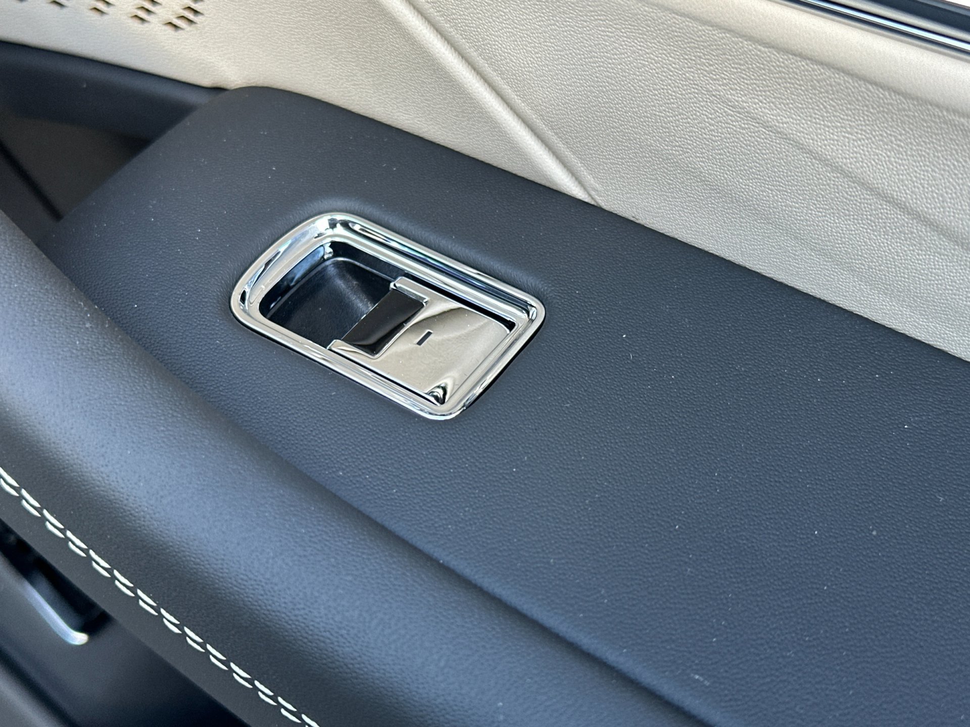Used 2026 Bentley Flying Spur V8 AWD/4WD image 18