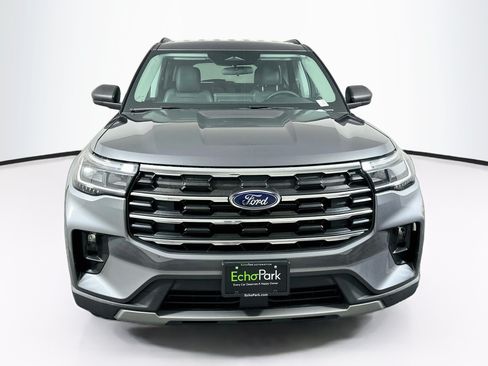 Used 2025 Ford Explorer Active w/ Active Comfort Package RWD image 2
