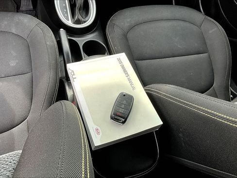 Used 2015 Kia Soul + FWD image 31