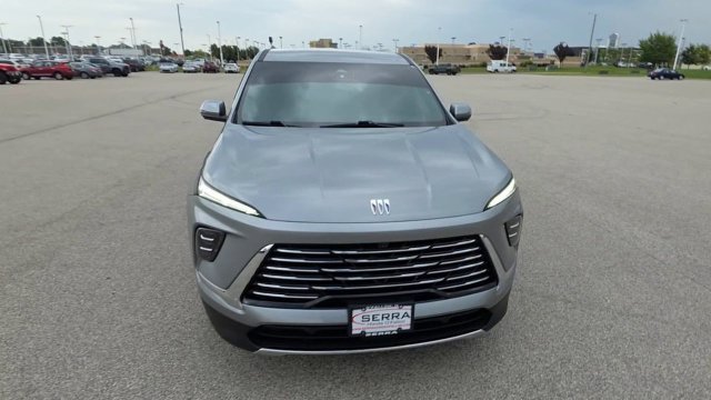 Used 2025 Buick Enclave Preferred FWD image 4