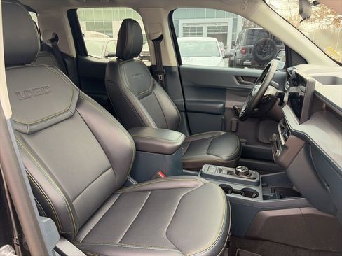 Used 2025 Ford Maverick Lobo AWD/4WD image 29