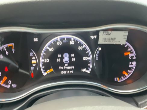 Used 2018 Jeep Grand Cherokee Altitude AWD/4WD image 21