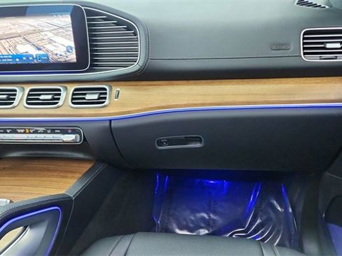 Used 2025 Mercedes-Benz GLS 450 GLS 450 image 40