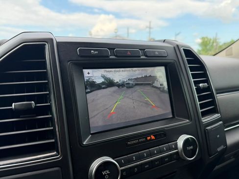 Used 2018 Ford Expedition Limited image 13