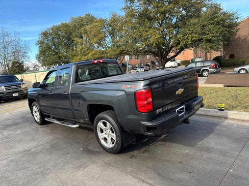 Used 2017 Chevrolet Silverado 1500 W/T w/ Trailering Package image 8