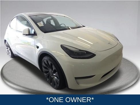 Used 2023 Tesla Model Y Long Range AWD/4WD image 2