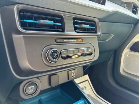 Used 2025 Ford Maverick XLT AWD/4WD image 31