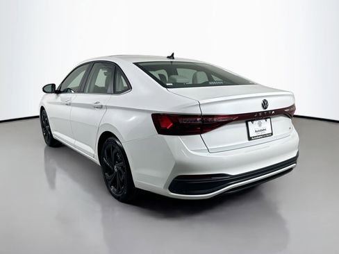 New 2026 Volkswagen Jetta SE image 7