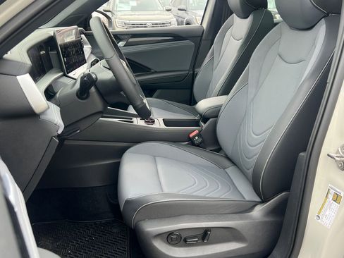 New 2026 Volkswagen Tiguan SE R-Line image 30