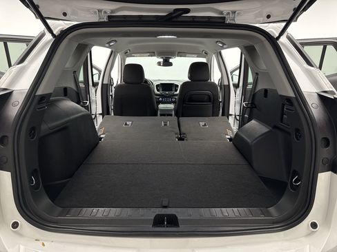 Used 2022 GMC Terrain SLE image 22