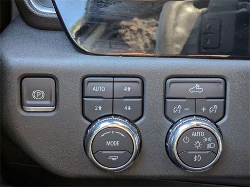 Used 2024 GMC Sierra 1500 Elevation image 28