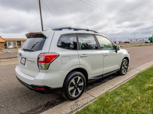 Used 2017 Subaru Forester 2.5i Premium w/ All-Weather Package AWD/4WD image 5