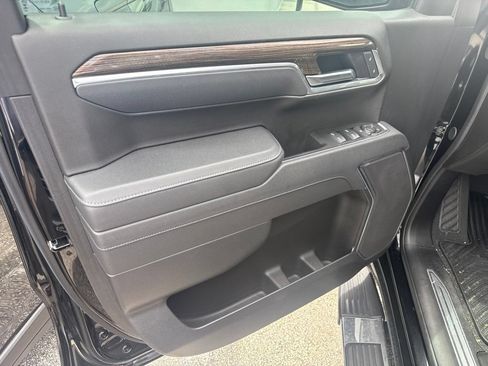 Used 2025 Chevrolet Silverado 1500 LT RWD image 8