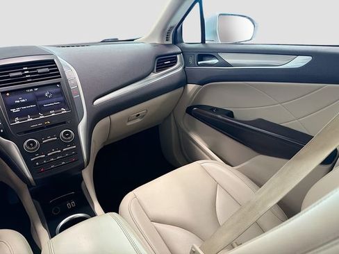 Used 2019 Lincoln MKC Premiere image 26