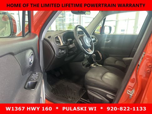 Used 2017 Jeep Renegade Latitude w/ Cold Weather Group AWD/4WD image 9