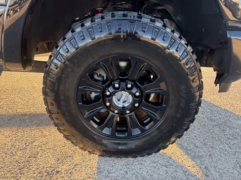 Used 2022 Ford F250 Platinum w/ Tremor Off-Road Package image 30