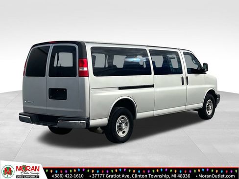 Used 2017 Chevrolet Express 3500 LT w/ LT Preferred Equipment Group image 6