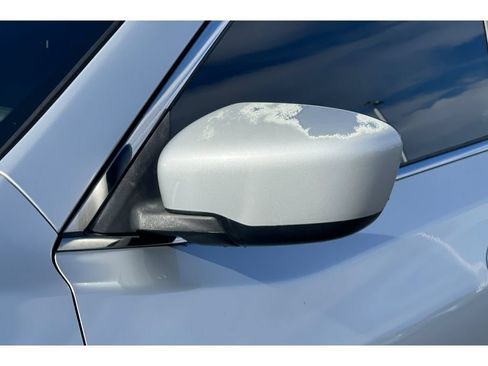 Used 2016 Nissan Rogue S FWD image 12