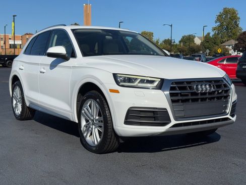Used 2018 Audi Q5 2.0T Premium w/ Premium Plus Package image 2