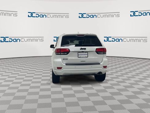 Used 2021 Jeep Grand Cherokee Laredo X AWD/4WD image 7
