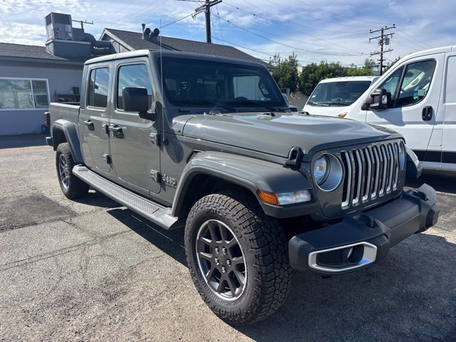 Used 2023 Jeep Gladiator Overland AWD/4WD image 3