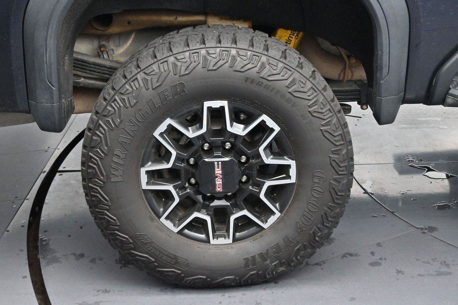 Used 2024 GMC Sierra 2500 AT4X AWD/4WD image 37
