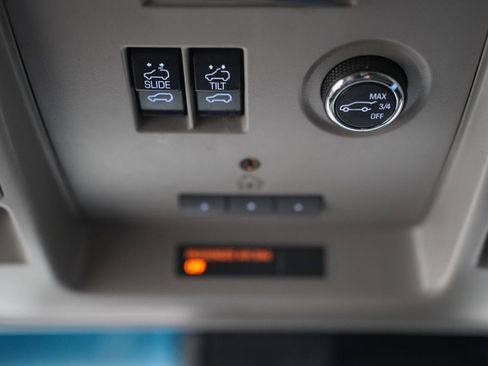 Used 2017 Chevrolet Tahoe Premier AWD/4WD image 24