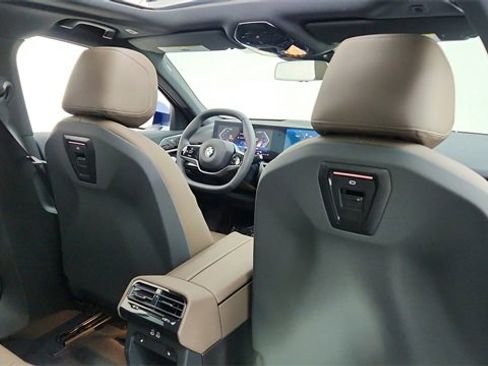 Used 2024 BMW 530i xDrive 530i xDrive w/ Premium Package image 27