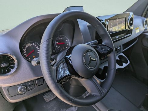 New 2025 Mercedes-Benz Sprinter 2500 image 4