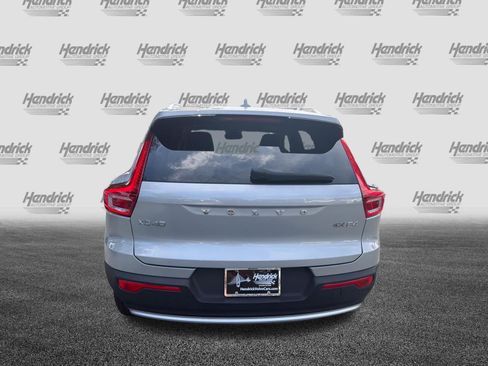 Certified 2023 Volvo XC40 B4 Plus w/ Protection Package Premier FWD image 9