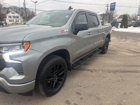 Used 2023 Chevrolet Silverado 1500 RST image 2