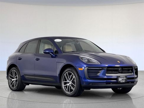 Used 2025 Porsche Macan image 10