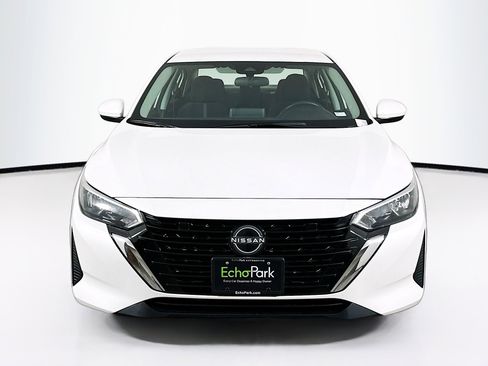 Used 2024 Nissan Sentra SV image 2