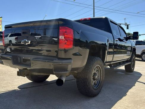 Used 2016 Chevrolet Silverado 2500 LTZ w/ Duramax Plus Package AWD/4WD image 5
