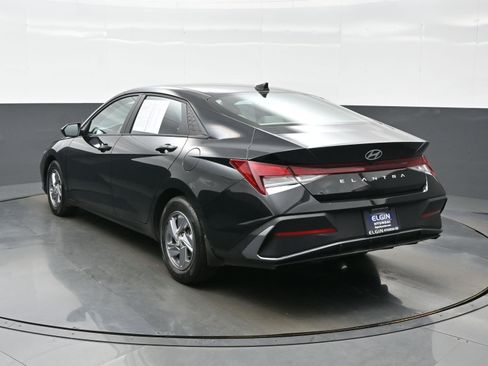 Used 2024 Hyundai Elantra SE FWD image 4