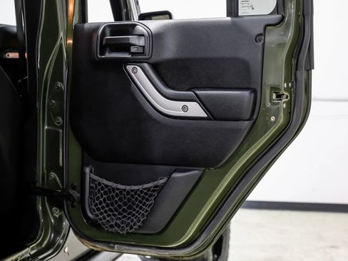 Used 2015 Jeep Wrangler Unlimited Sahara w/ Connectivity Group image 48