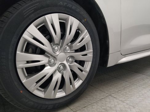 Used 2025 Toyota Corolla LE FWD image 31