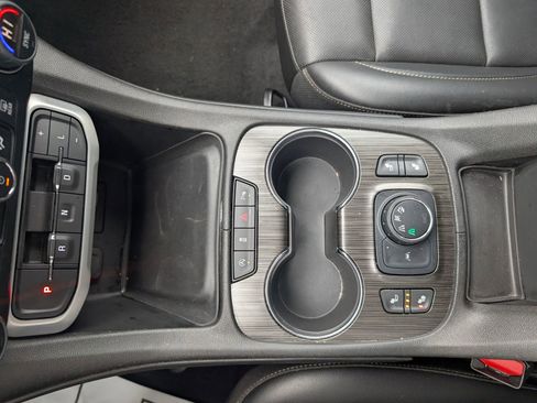 Used 2023 GMC Acadia SLT image 26