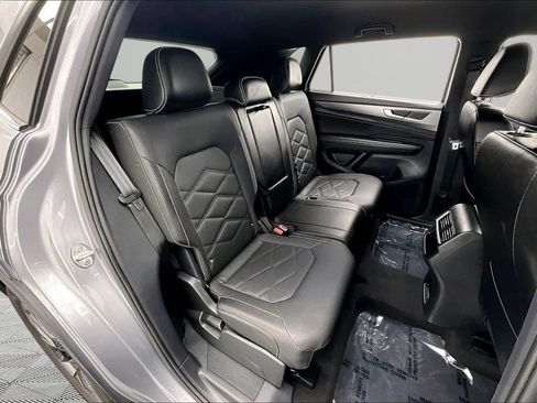 Used 2025 Volkswagen Atlas Cross Sport SE image 27